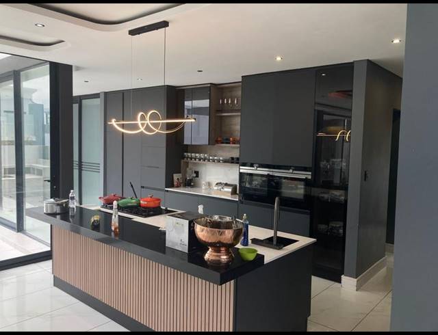 6 BEDROOM HOUSE FOR SALE IN SIX FOUNTAINS RESIDENTIAL ESTATE